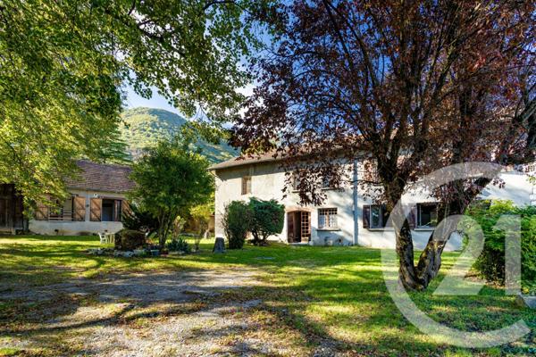 Maison à vendre  18 pièces - 349 m2 CLAIX - 38