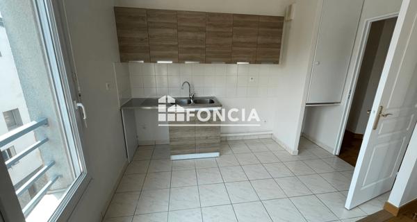 Location Appartement 2 pièces 47.99 m² - Paris 75015