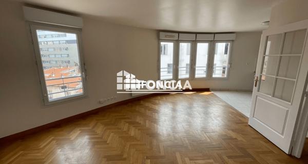 Location Appartement 2 pièces 47.99 m² - Paris 75015