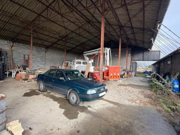 Dpt Hautes Pyrénées (65), à vendre HERES grand Hangar de 180 m², au calme