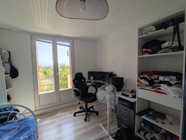 Maison 3 chambres plus bureau, 2 salles d'eaux
