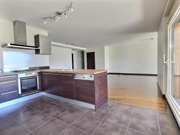 Divonne-les-Bains (01220) Appartement avec terrasse 2 chambres à Divonne-Les-Bains - Proximité centre