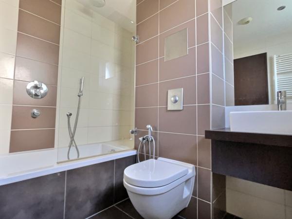 Divonne-les-Bains (01220) Appartement avec terrasse 2 chambres à Divonne-Les-Bains - Proximité centre