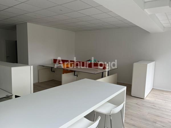 Bureaux à louer à La Madeleine - Espace lumineux et accessible avec parkings