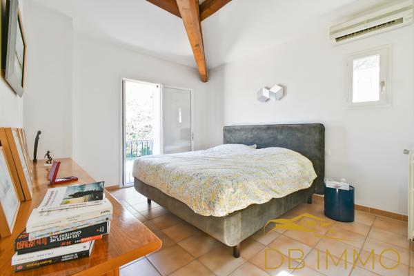 Maison familiale 168 m² avec piscine et grand jardin, à pied du centre de Châteauneuf-de-Gadagne