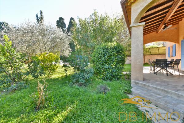 Maison familiale 168 m² avec piscine et grand jardin, à pied du centre de Châteauneuf-de-Gadagne