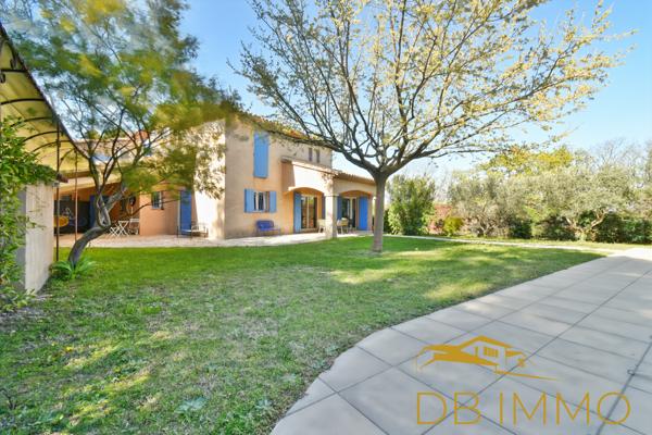 Maison familiale 168 m² avec piscine et grand jardin, à pied du centre de Châteauneuf-de-Gadagne