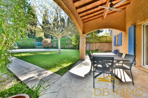 Maison familiale 168 m² avec piscine et grand jardin, à pied du centre de Châteauneuf-de-Gadagne