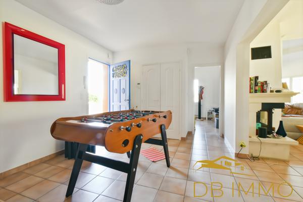 Maison familiale 168 m² avec piscine et grand jardin, à pied du centre de Châteauneuf-de-Gadagne