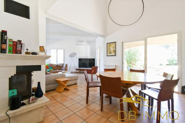 Maison familiale 168 m² avec piscine et grand jardin, à pied du centre de Châteauneuf-de-Gadagne