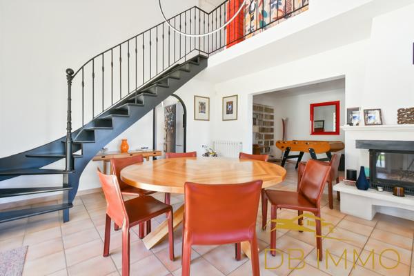 Maison familiale 168 m² avec piscine et grand jardin, à pied du centre de Châteauneuf-de-Gadagne
