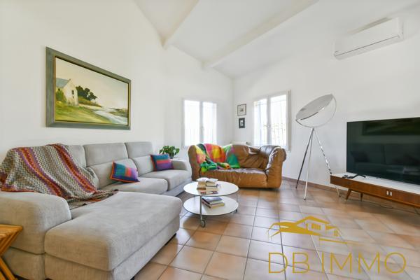 Maison familiale 168 m² avec piscine et grand jardin, à pied du centre de Châteauneuf-de-Gadagne