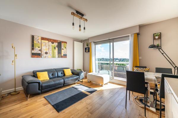 Dernier étage - 3 pièces en Parfait état avec terrasse