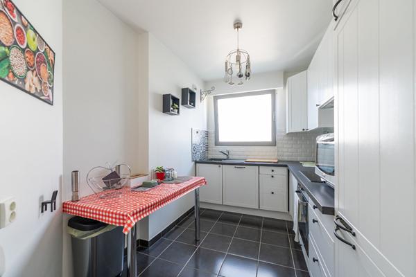 Dernier étage - 3 pièces en Parfait état avec terrasse