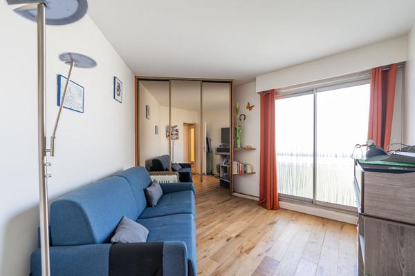 Dernier étage - 3 pièces en Parfait état avec terrasse