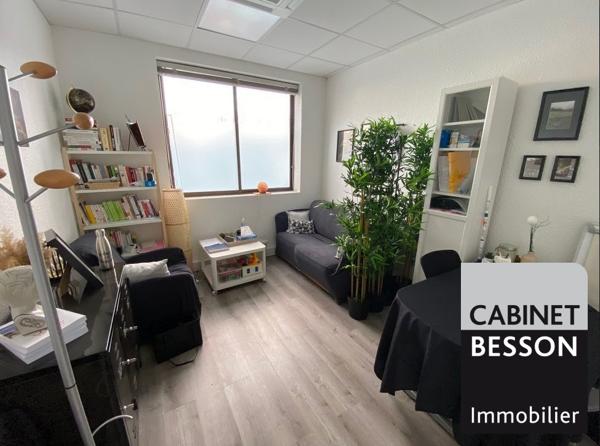 SASSENAGE, Avenue de Romans - Bureau à louer entièrement rénové - 11,20m² - 400€/mois CC *** Laurent ARDITO 06 89 11 99 67 ***