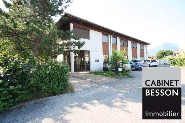 SASSENAGE, Avenue de Romans - Bureau à louer entièrement rénové - 11,20m² - 400€/mois CC *** Laurent ARDITO 06 89 11 99 67 ***
