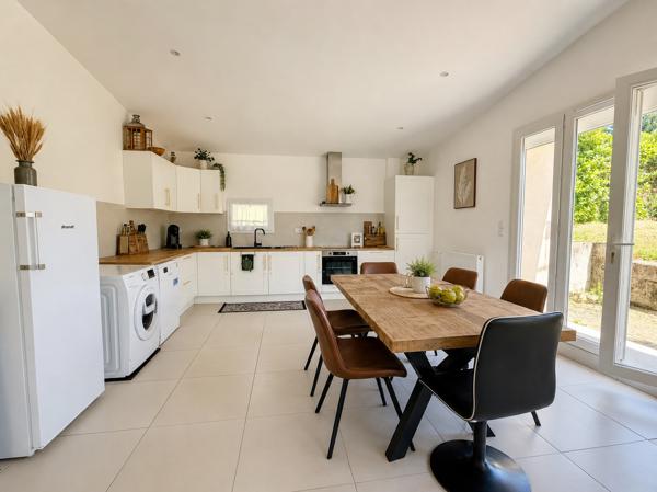 Maison en pierre rénovée avec plus d’un hectare de terrain