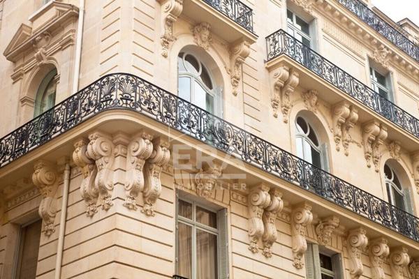 Immeuble Rueil Malmaison 9 pièce(s) 241.65 m2