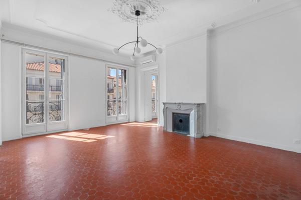 Bureaux rénovés à louer dans immeuble haussmannien - Centre-ville - Toulon