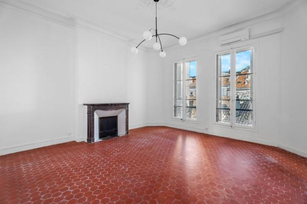 Bureaux rénovés à louer dans immeuble haussmannien - Centre-ville - Toulon