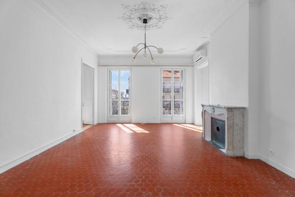 Bureaux rénovés à louer dans immeuble haussmannien - Centre-ville - Toulon