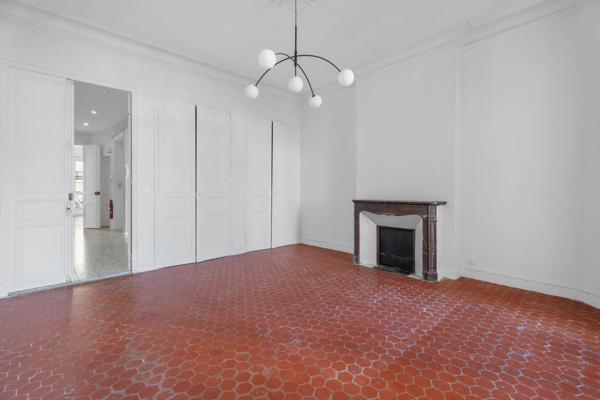 Bureaux rénovés à louer dans immeuble haussmannien - Centre-ville - Toulon