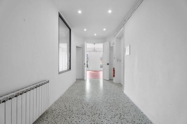 Bureaux rénovés à louer dans immeuble haussmannien - Centre-ville - Toulon