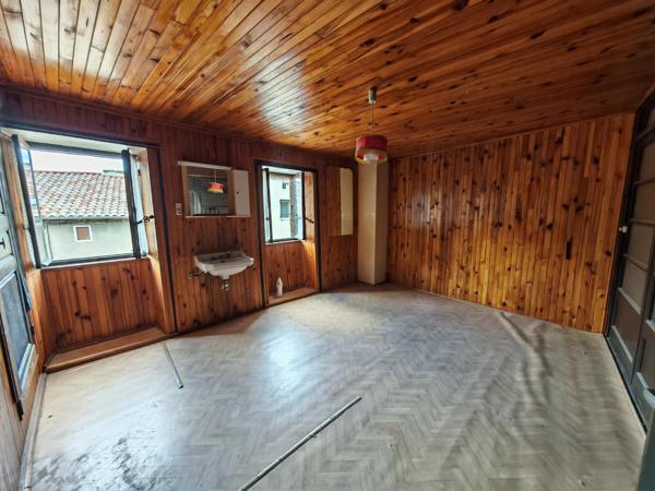 MAISON DE VILLAGE  – VERNOUX CENTRE (104 m² + garage + cave)