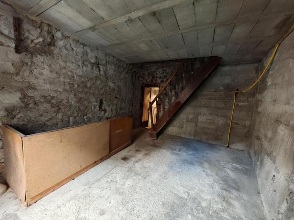 MAISON DE VILLAGE  – VERNOUX CENTRE (104 m² + garage + cave)
