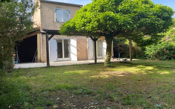 Maison à vendre    5 pièces •  Floirac