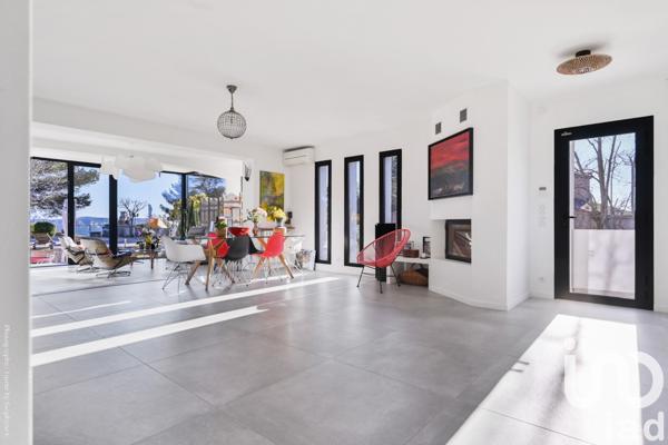 Maison à vendre 6 pièces 225 m² Carnoux-en-Provence