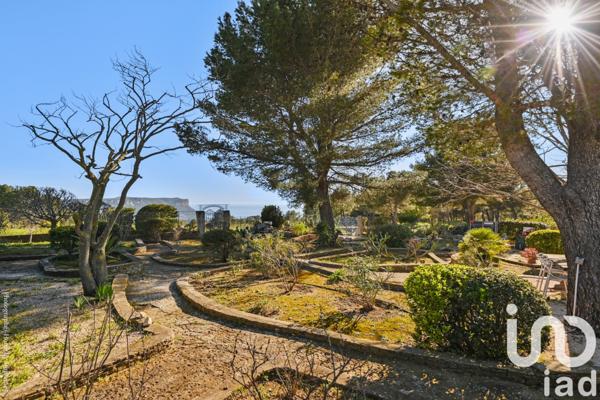 Maison à vendre 6 pièces 225 m² Carnoux-en-Provence