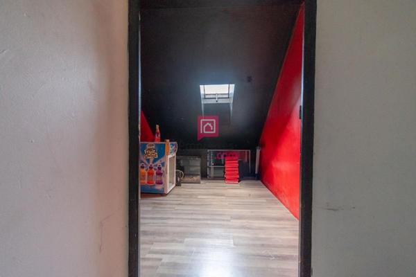 MAISON DE VILLE A VENDRE SUR OTHIS (77280)  90 m2 + VERANDA ET JARDIN