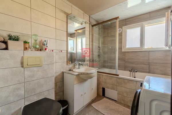 MAISON DE VILLE A VENDRE SUR OTHIS (77280)  90 m2 + VERANDA ET JARDIN