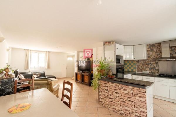 MAISON DE VILLE A VENDRE SUR OTHIS (77280)  90 m2 + VERANDA ET JARDIN