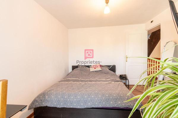 MAISON DE VILLE A VENDRE SUR OTHIS (77280)  90 m2 + VERANDA ET JARDIN