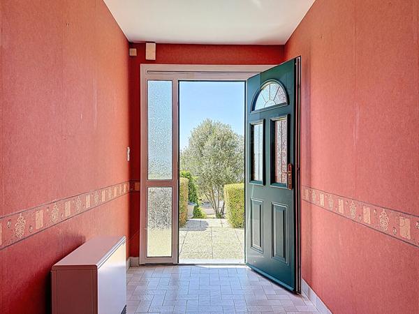 Maison offrant un beau potentiel avec vue dégagée, idéalement située à Chalonnes-sur-Loire, à proximité de la gare.