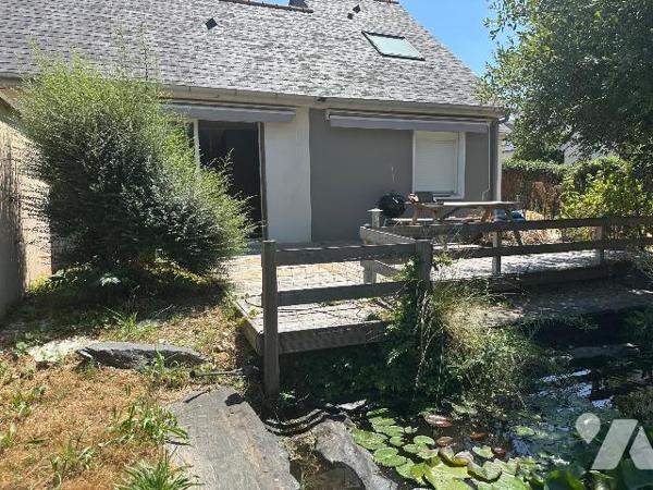 Maison construite en 1983 sur un terrain clos de 705 m² offrant une surface habitable de 75 m²....