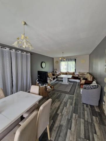 Châtellerault - 289 m2, 3 appartements... ou une grande mais