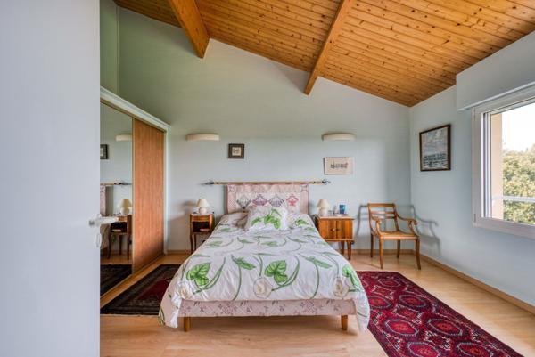 Villa surplombant la Charente à Chateaubernard