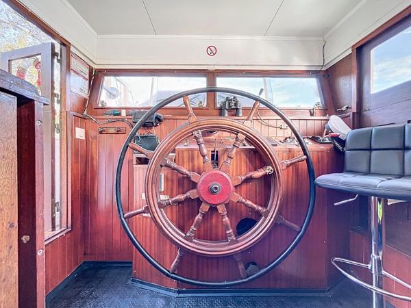 Péniche habitation - île de la Barthelasse - Avignon