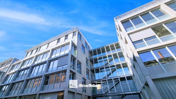 Bureaux neufs à louer à Villeurbanne avec accès métro et parkings
