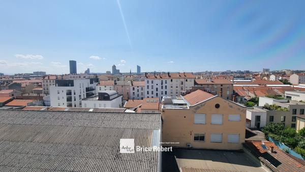 Bureaux neufs à louer à Villeurbanne avec accès métro et parkings