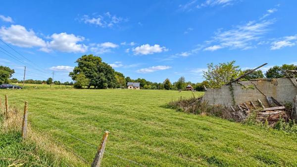 Vente                                                      Terrain
                        
                                         9408 m2                     à Épaignes