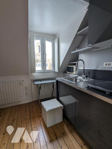 À vendre – Studio avec vue sur Notre-Dame de Paris