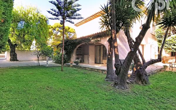 Maison à vendre    6 pièces •  Toulon