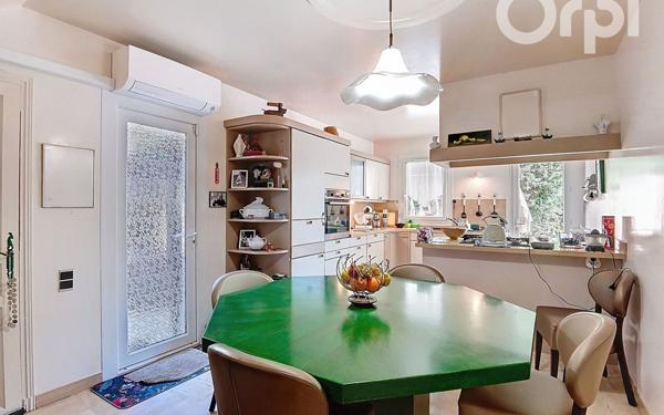 Maison à vendre    6 pièces •  Toulon