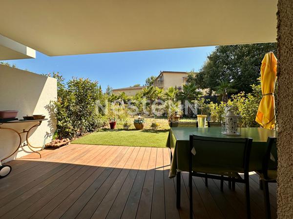 À vendre : Appartement contemporain 2 pièces en rez de jardin à Saint-Raphaël