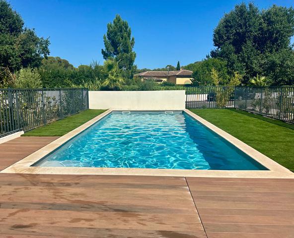 À vendre : Appartement contemporain 2 pièces en rez de jardin à Saint-Raphaël